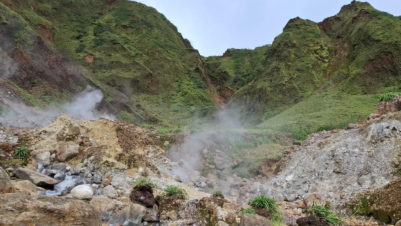 Valley of Desolation — volcanic fumaroles, sulphur vents and boiling mud pools on the Boiling Lake trail, Dominica